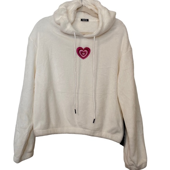 NWT Angel Cult Super Soft & Fuzzy Heart💕 Hoodie - Picture 1 of 11